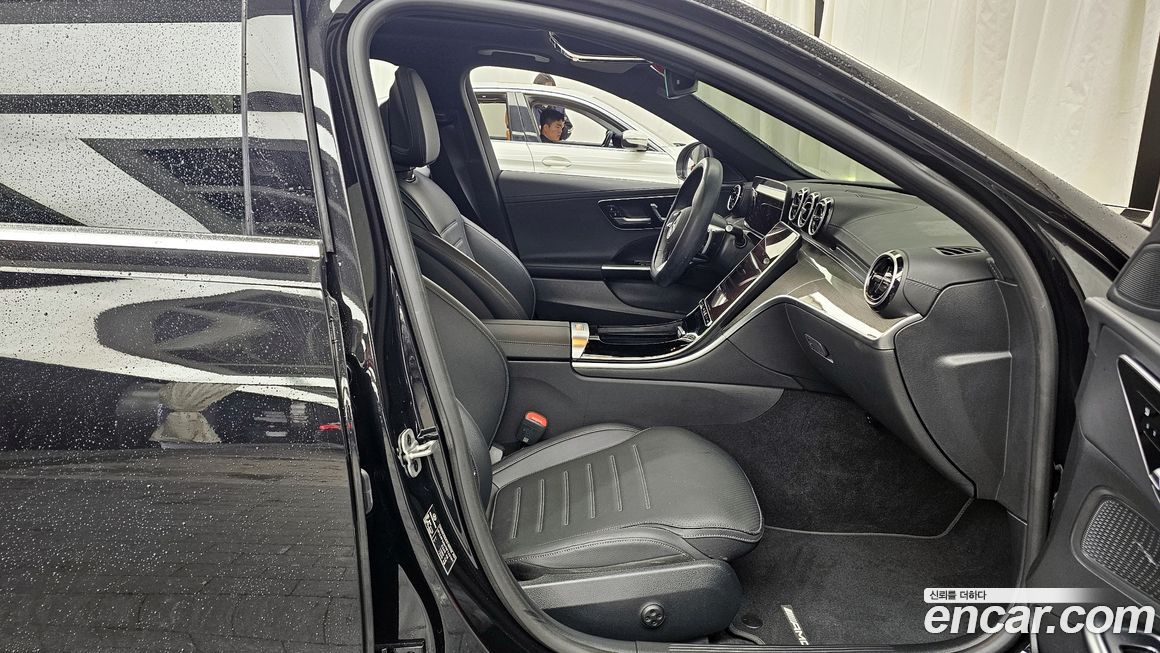 Mercedes-Benz C-Class 2024