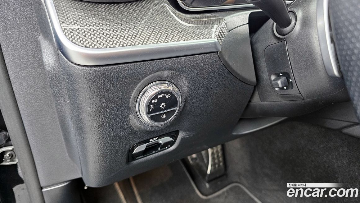 Mercedes-Benz C-Class 2024