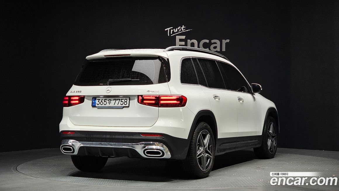 Mercedes-Benz GLB-Class 2025