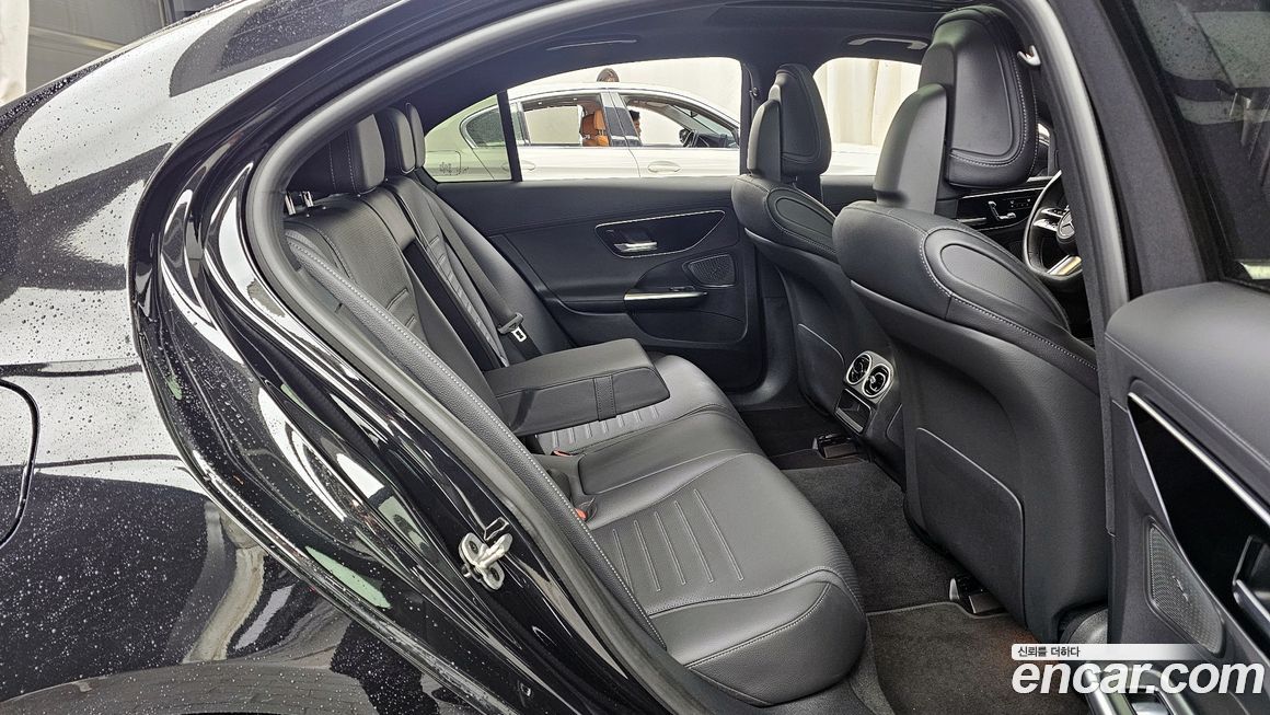 Mercedes-Benz C-Class 2024