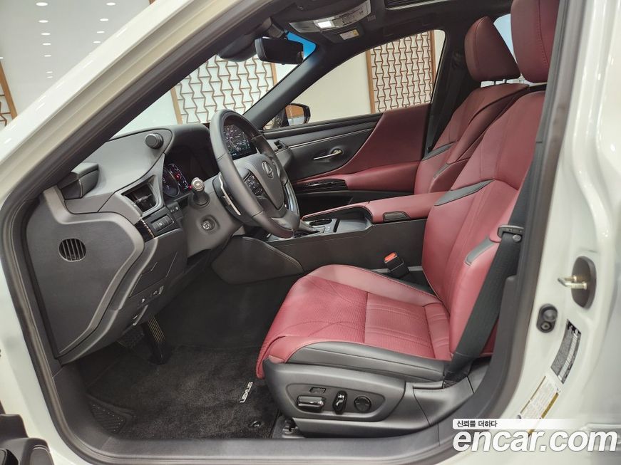 Lexus ES 2026