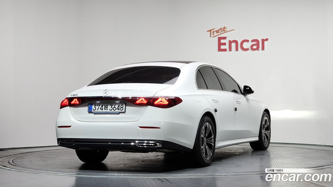 Mercedes-Benz E-Class 2025