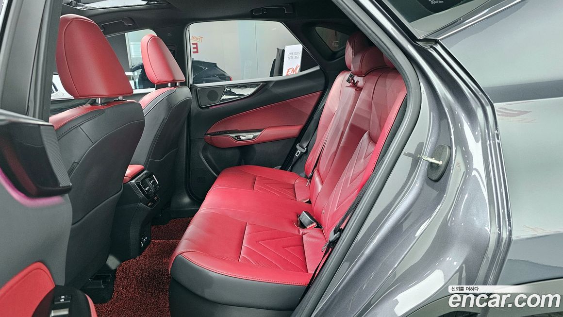 Lexus NX 2025