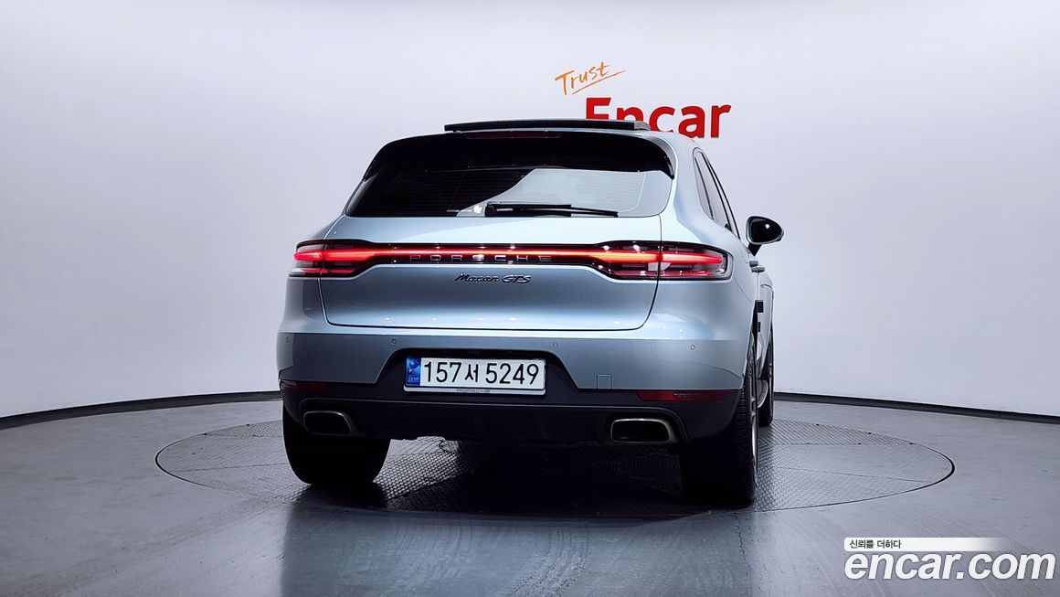Porsche Macan 2021