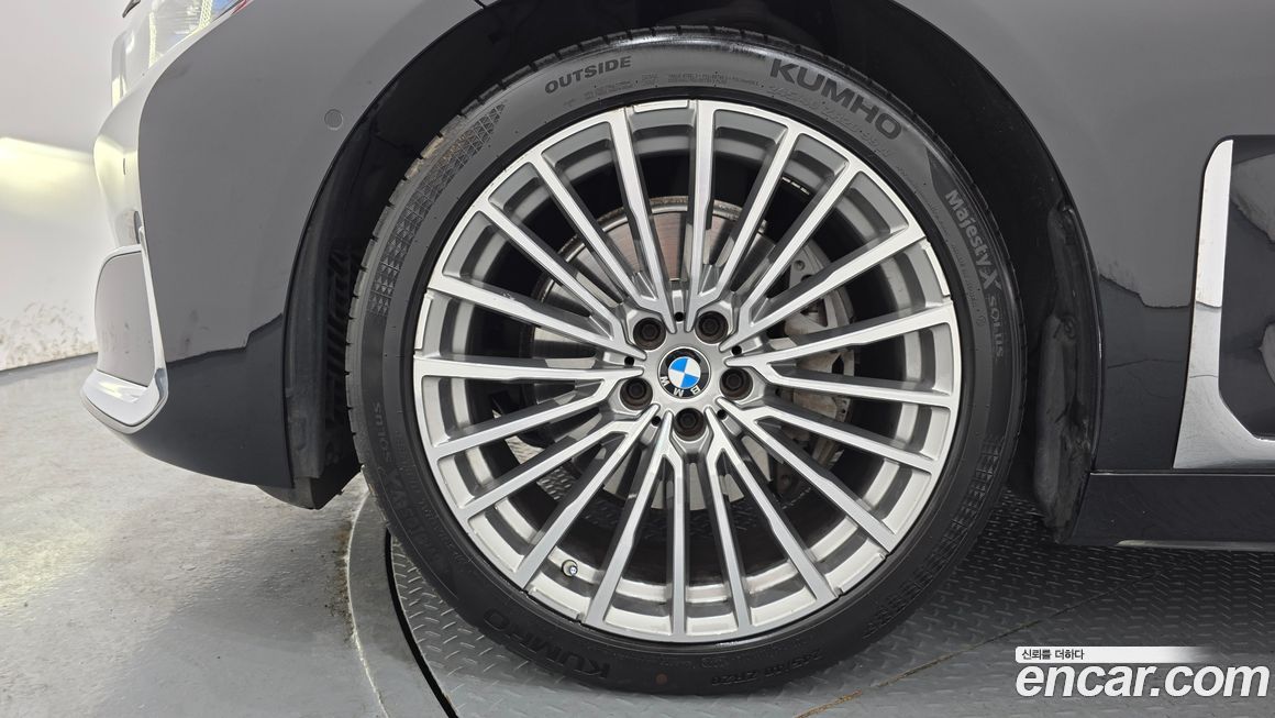 BMW 7-Series 2021