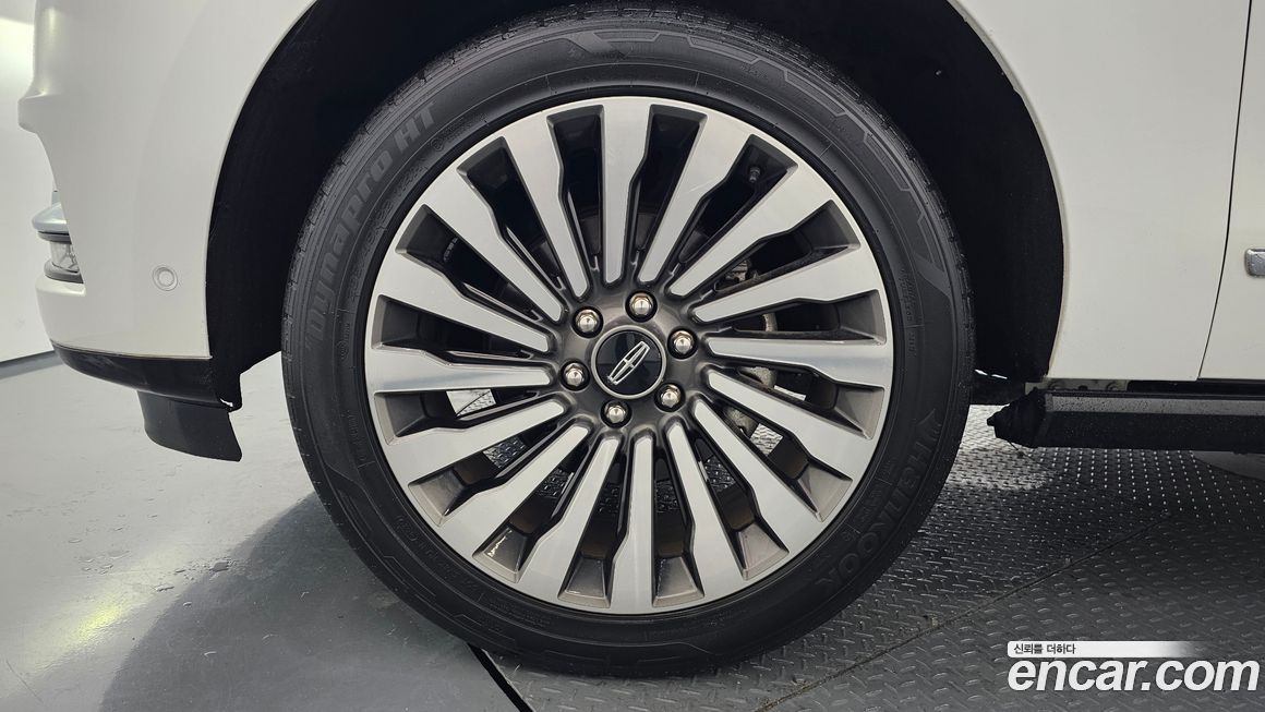 Lincoln Navigator 2021