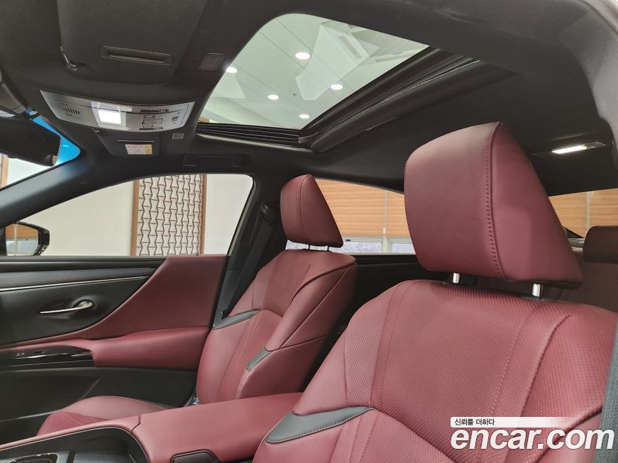 Lexus ES 2026