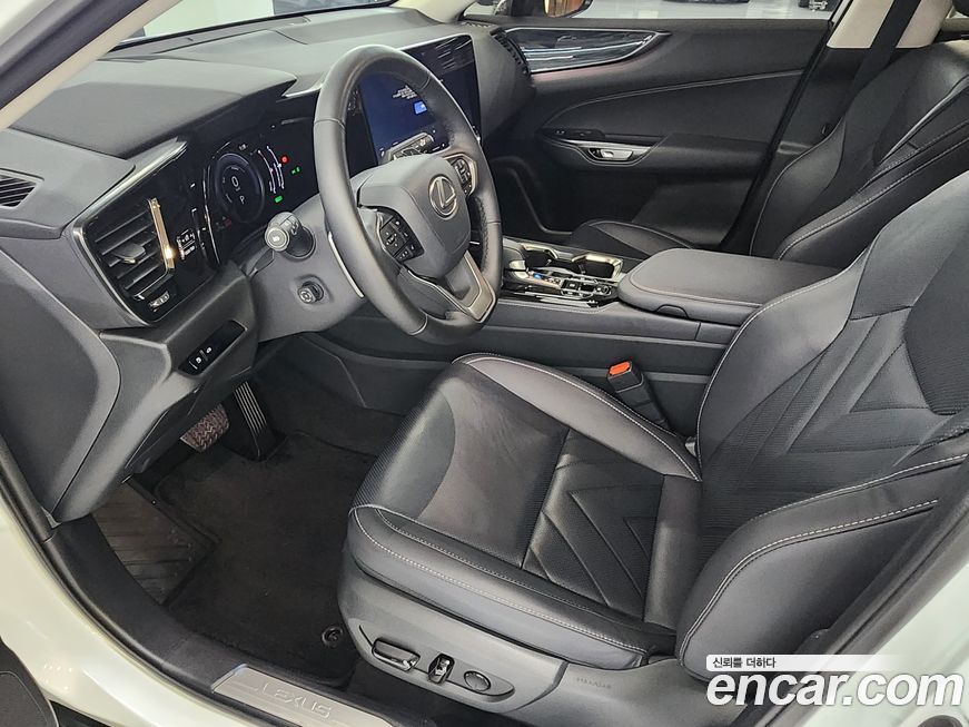 Lexus NX 2025