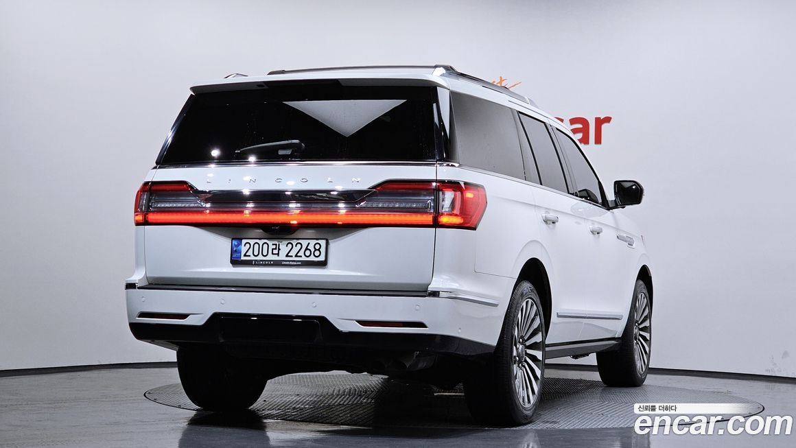 Lincoln Navigator 2021