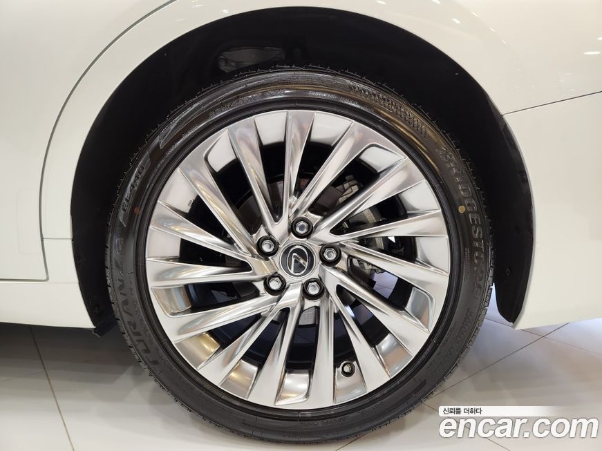 Lexus ES 2026