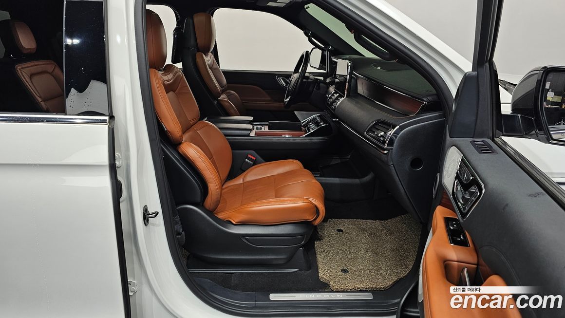 Lincoln Navigator 2021