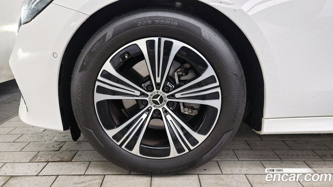 Mercedes-Benz E-Class 2025