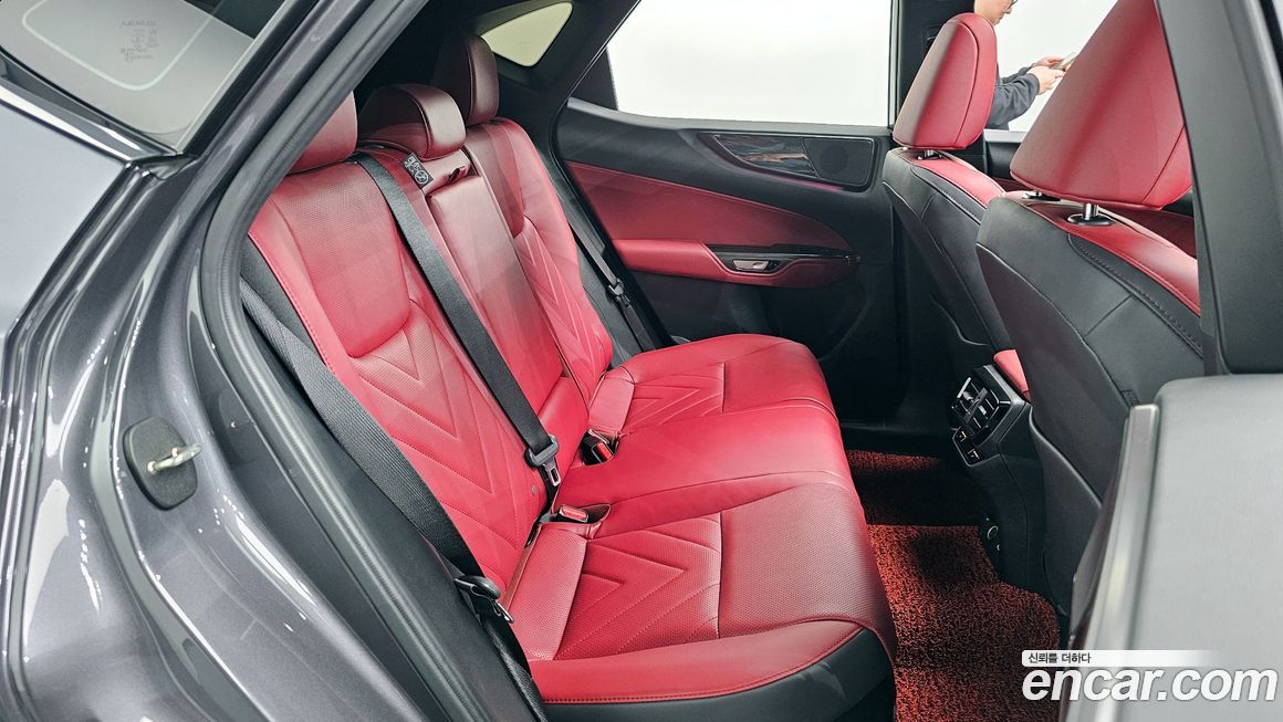 Lexus NX 2025