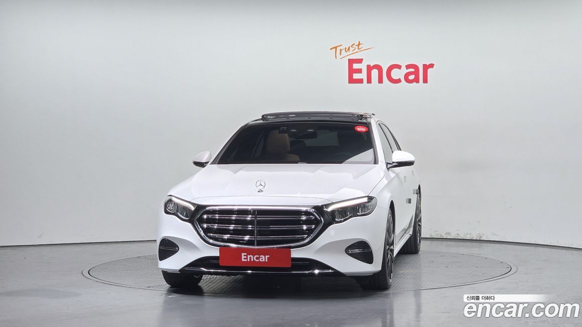 Mercedes-Benz E-Class 2024