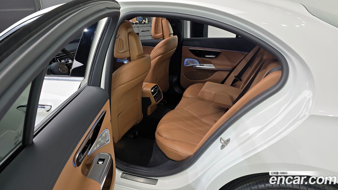 Mercedes-Benz E-Class 2024