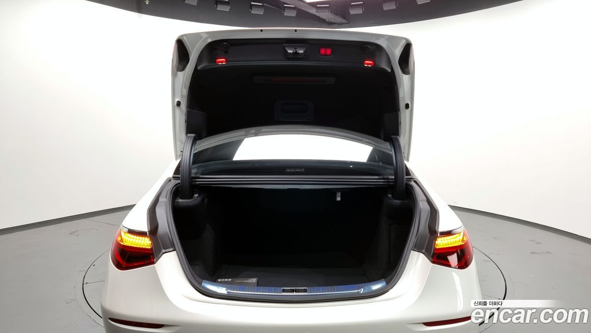 Mercedes-Benz S-Class 2021