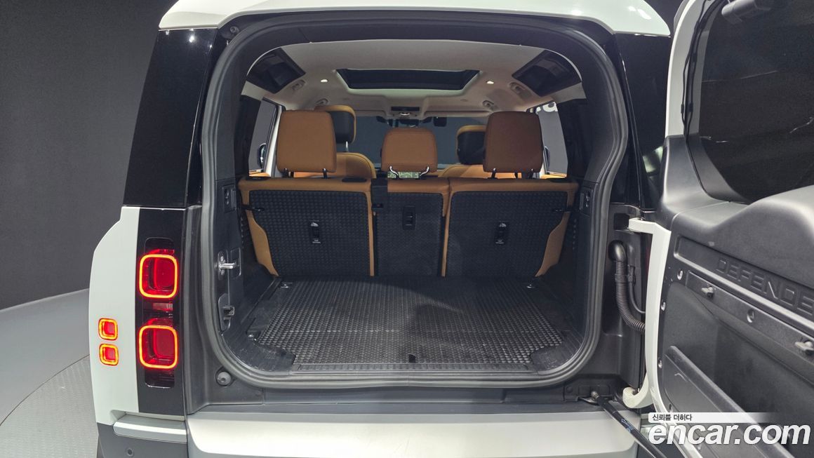 Land Rover Defender 2023