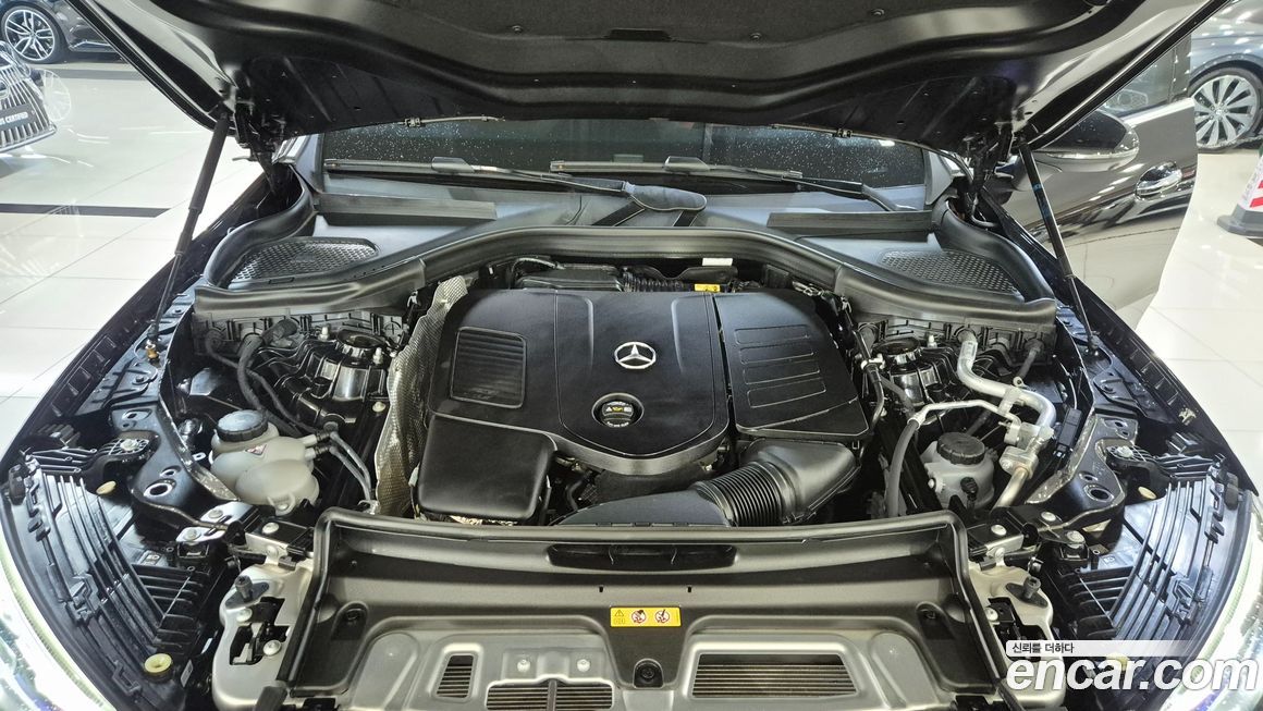 Mercedes-Benz GLC-Class 2025