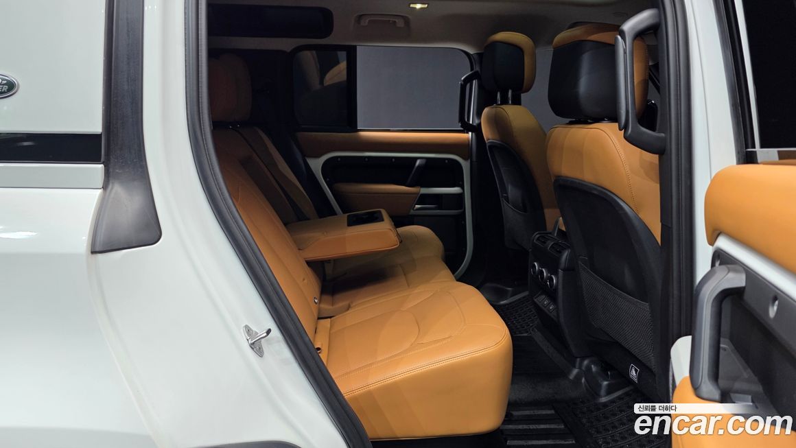 Land Rover Defender 2023