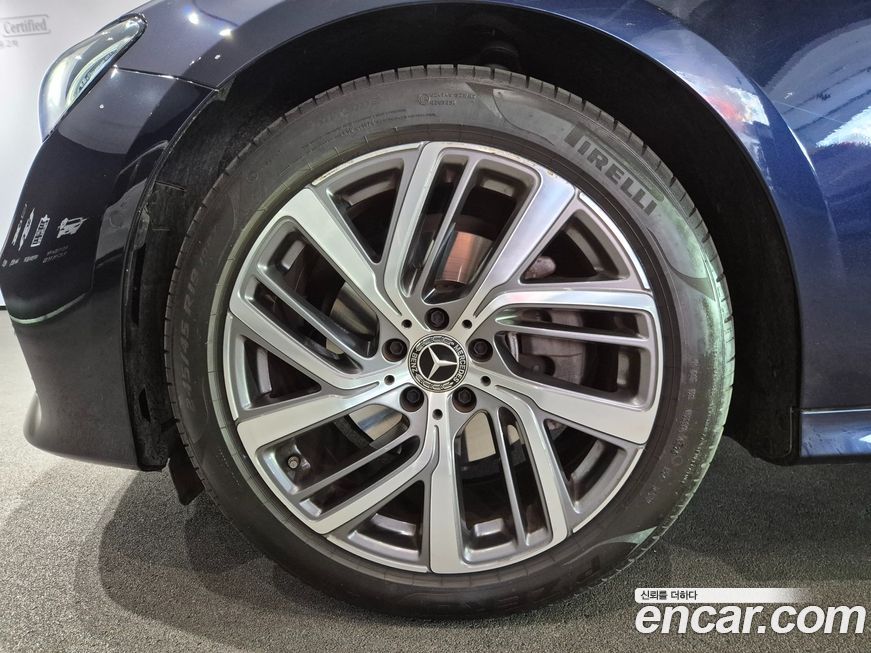 Mercedes-Benz E-Class 2025