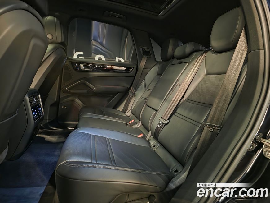 Porsche Cayenne 2021