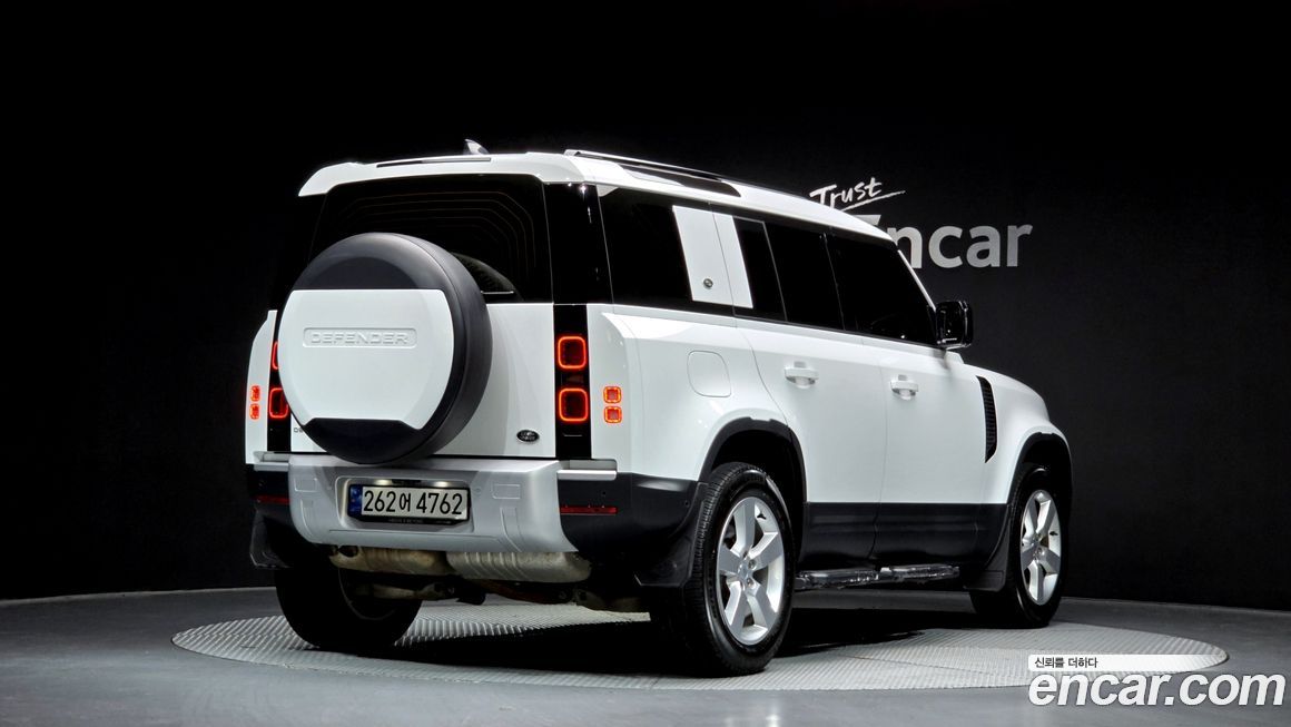 Land Rover Defender 2023
