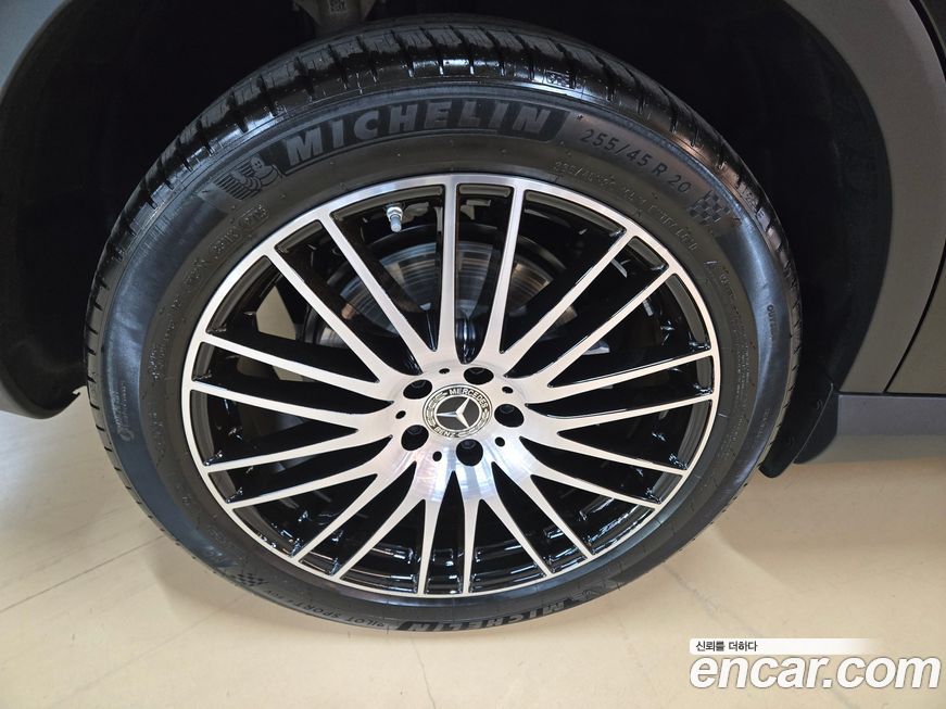 Mercedes-Benz GLC-Class 2026