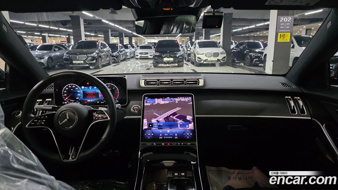 Mercedes-Benz S-Class 2025