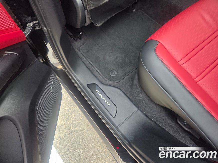 Porsche Cayenne 2025