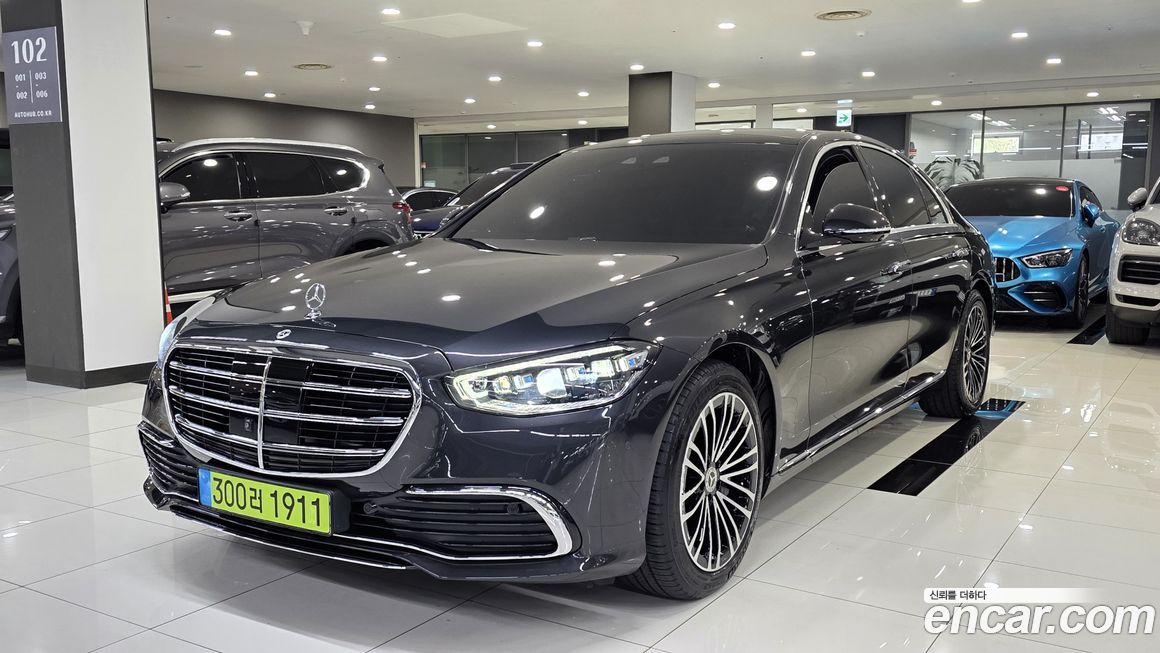 Mercedes-Benz S-Class 2025