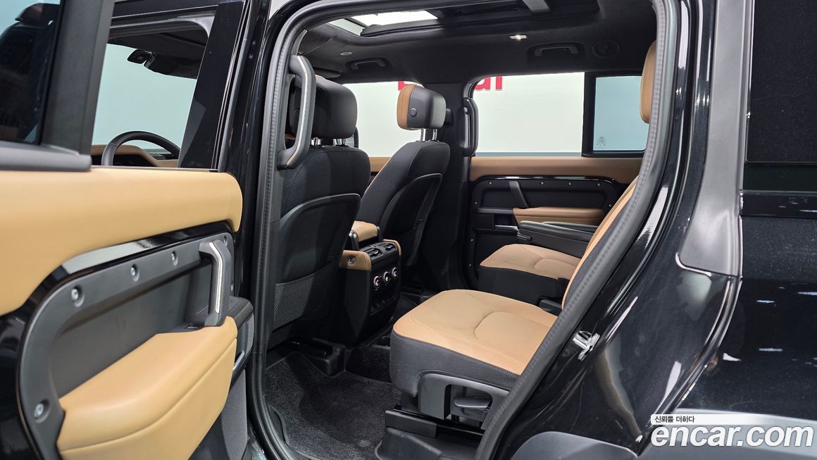 Land Rover Defender 2025