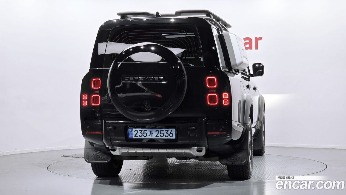 Land Rover Defender 2025