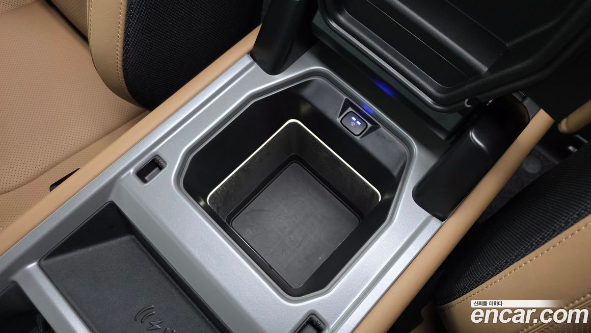 Land Rover Defender 2025