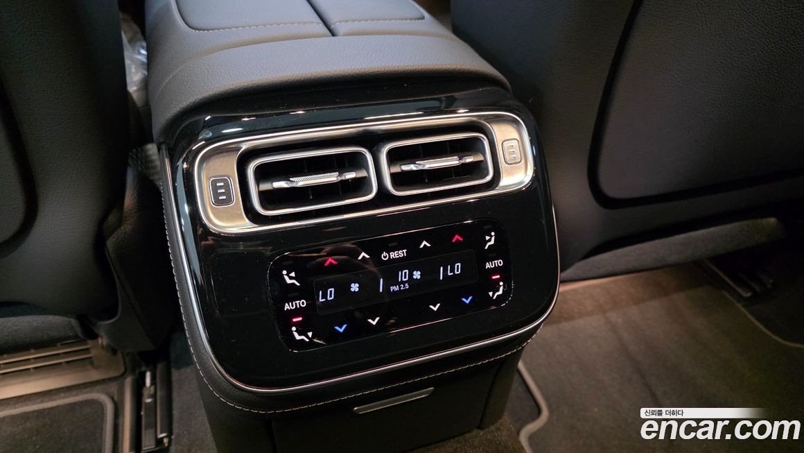 Mercedes-Benz S-Class 2025