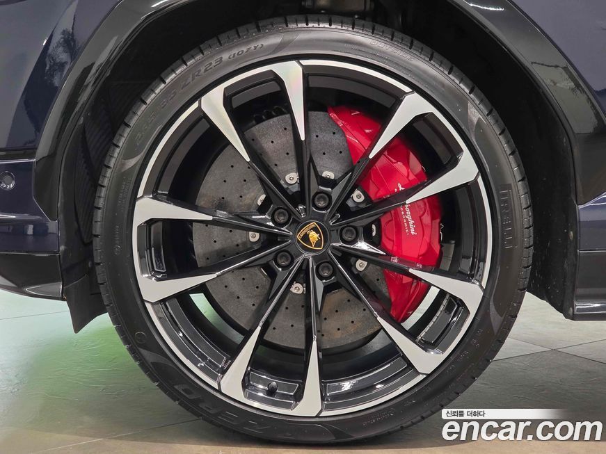 Lamborghini Urus 2023