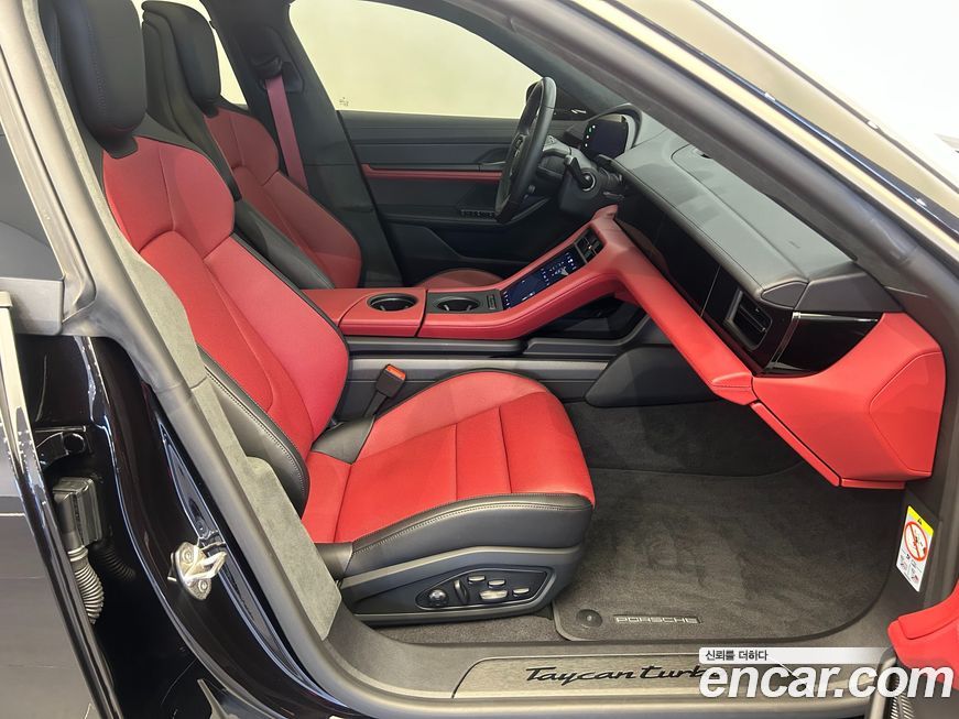 Porsche Taycan 2025