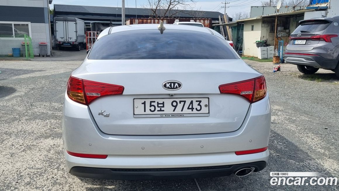 Kia K5 2011