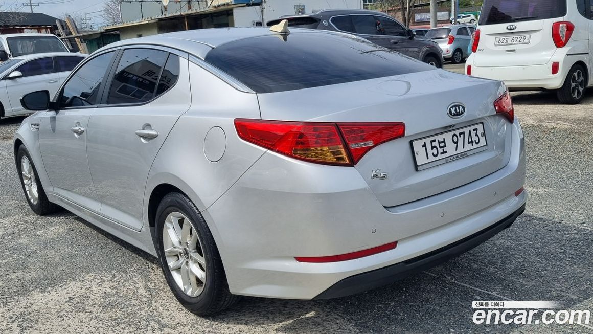 Kia K5 2011