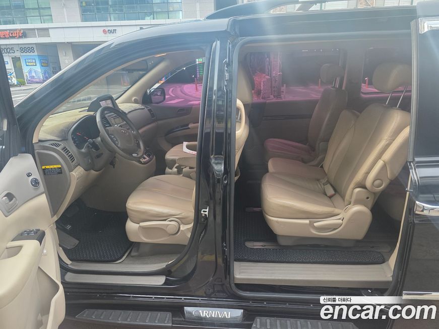 Kia Canival 2012