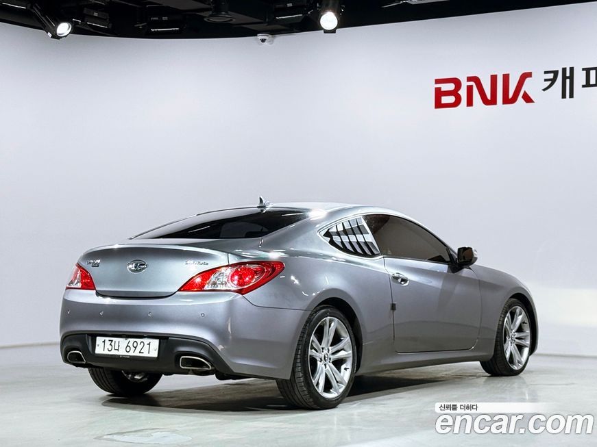 Hyundai Genesis 2010