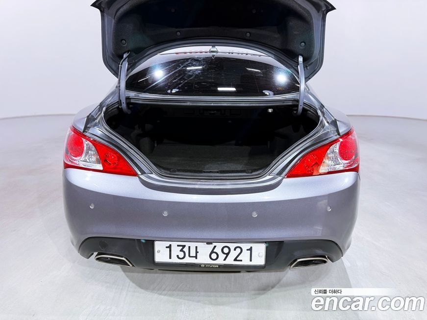 Hyundai Genesis 2010