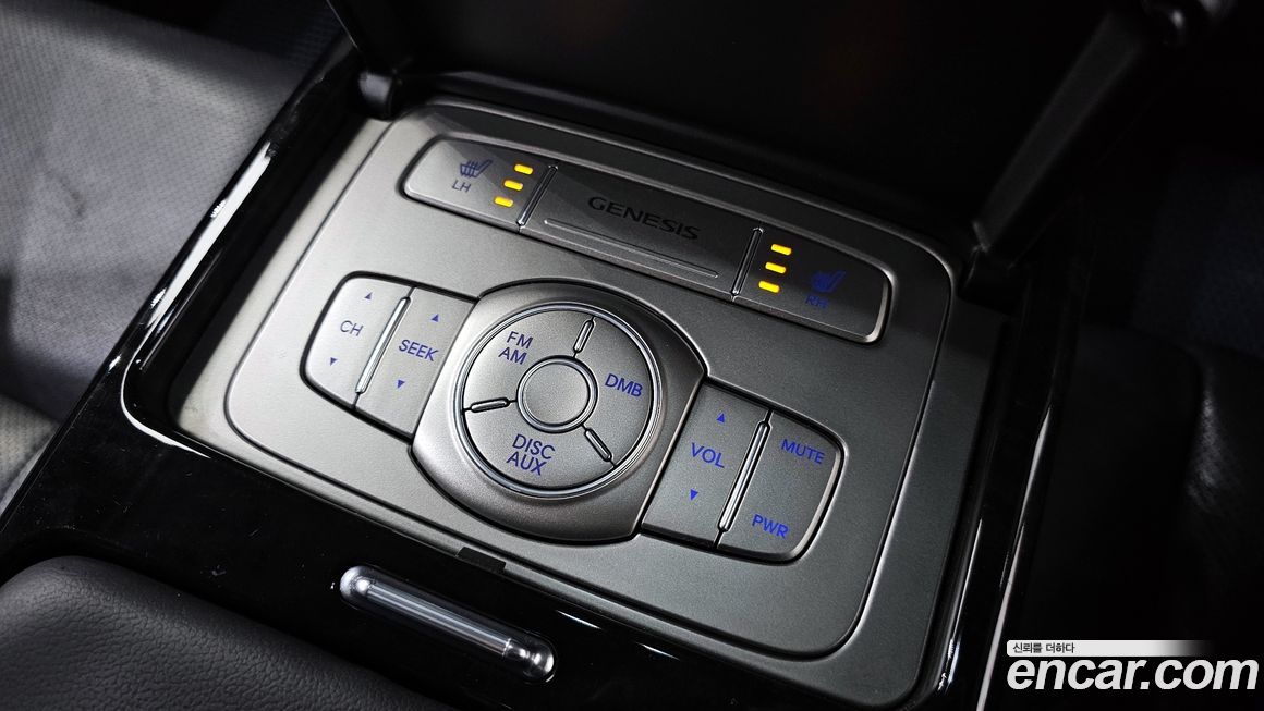 Hyundai Genesis 2012