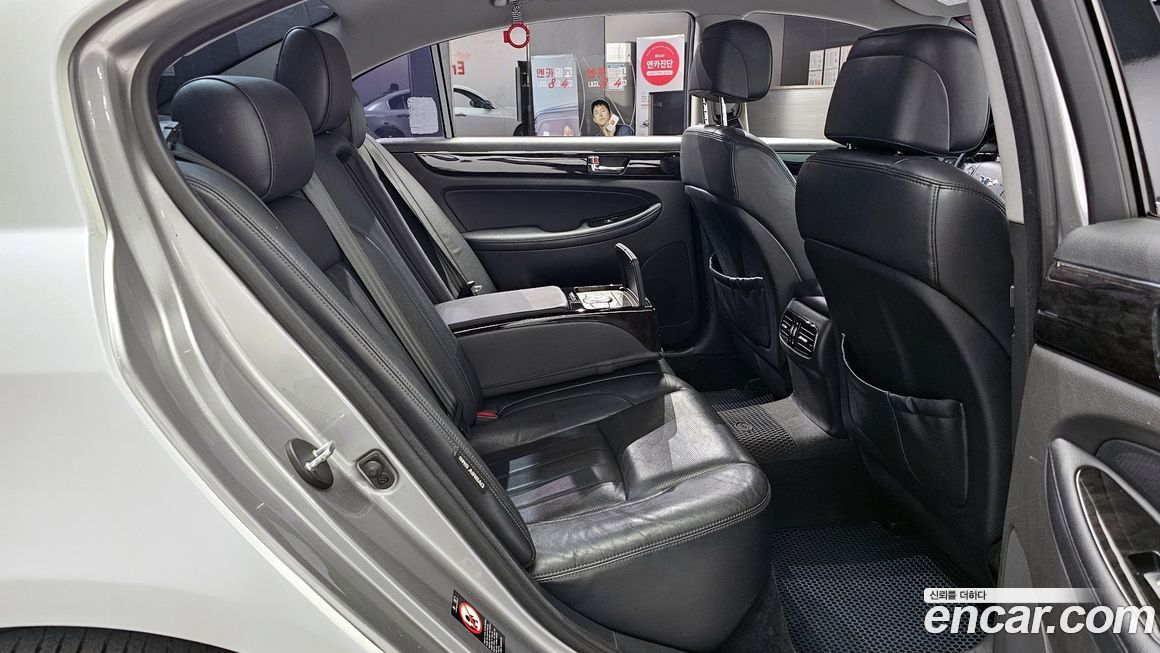 Hyundai Genesis 2012