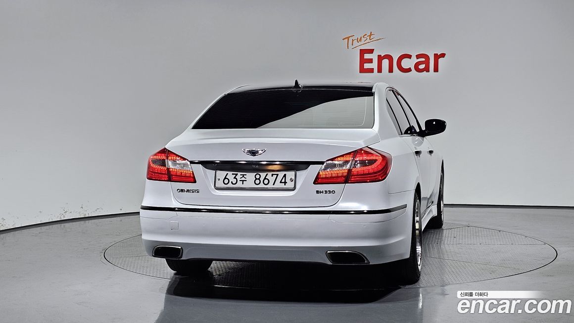 Hyundai Genesis 2012