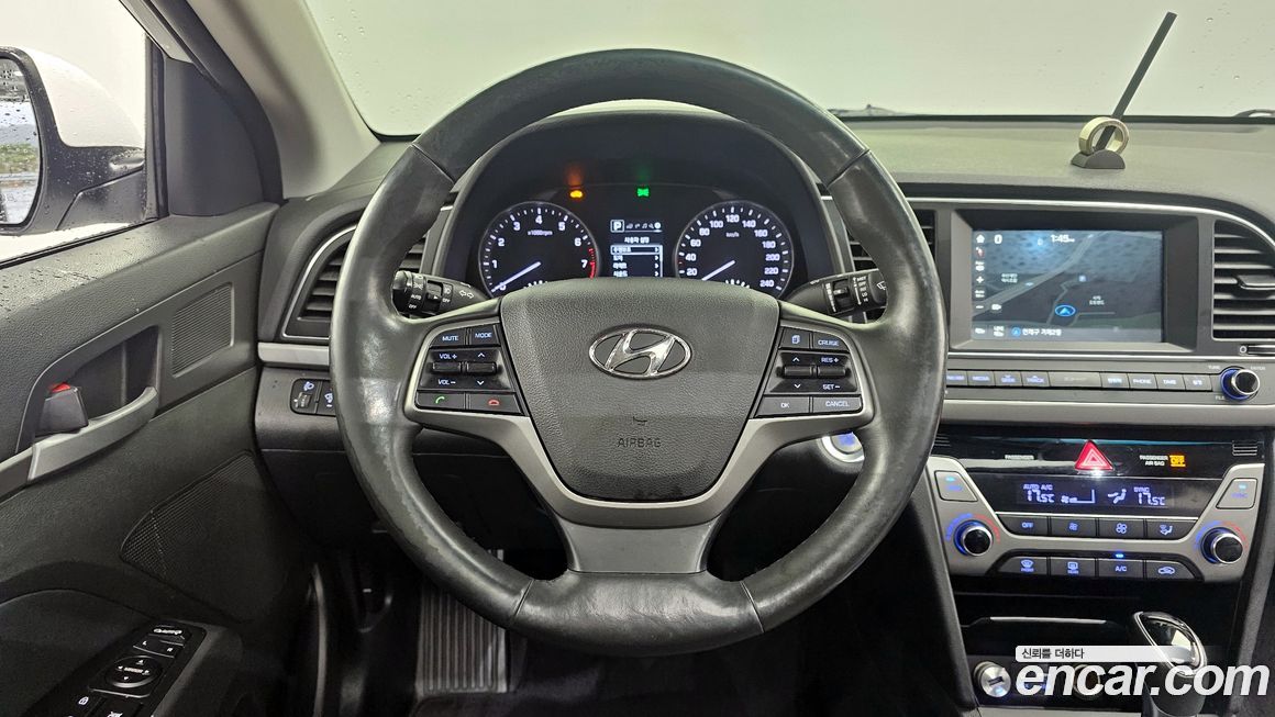 Hyundai AVANTE 2017