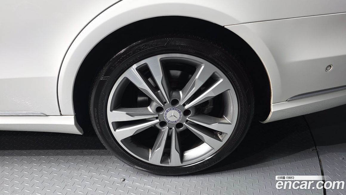 Mercedes-Benz E-Class 2014