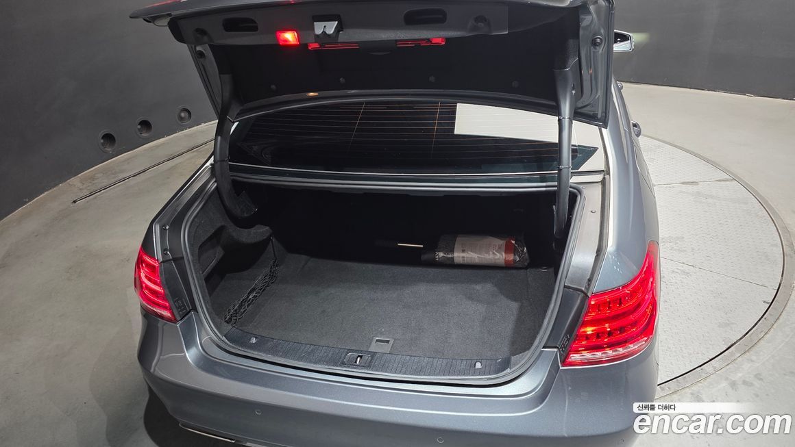 Mercedes-Benz E-Class 2016