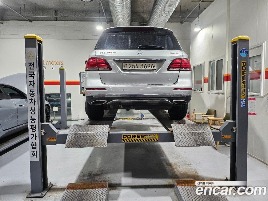 Mercedes-Benz GLE-Class 2016