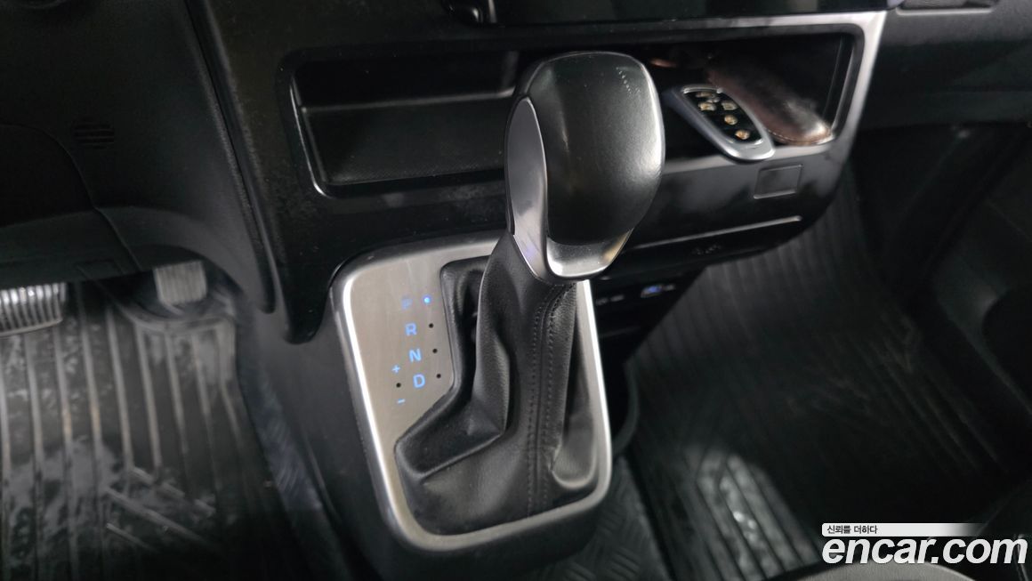 Hyundai Staria 2022