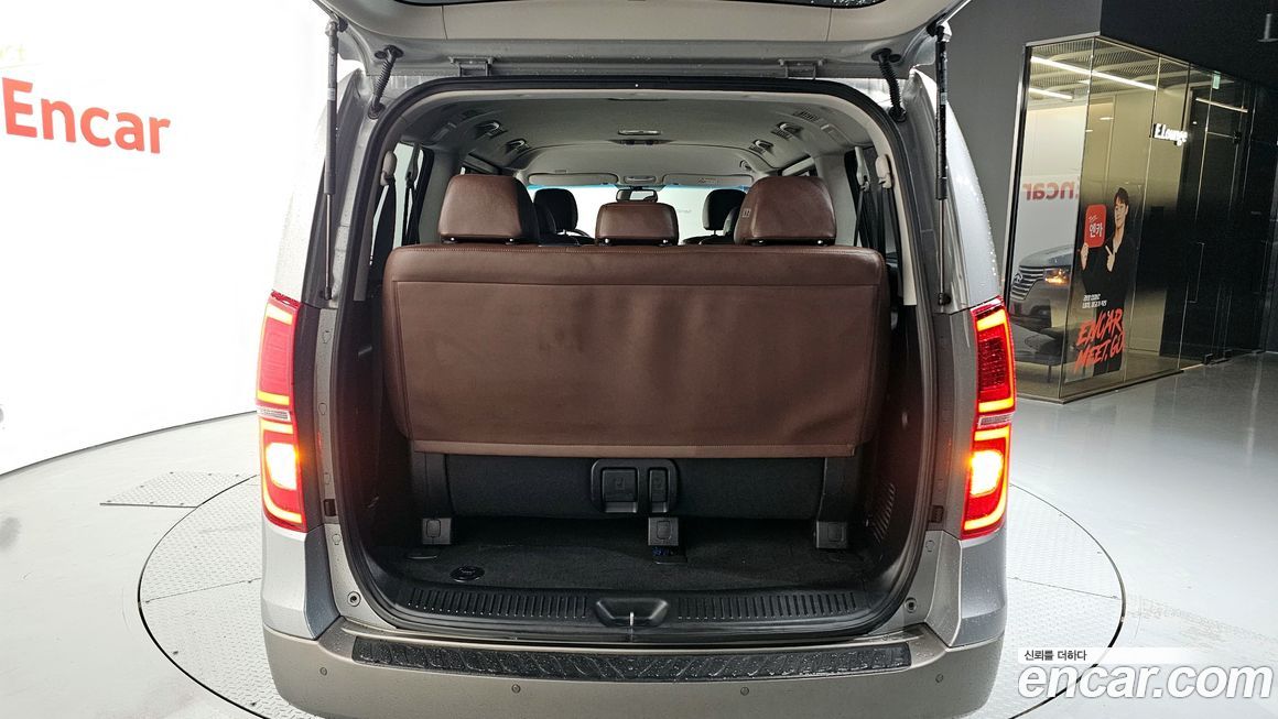Hyundai Starex 2021